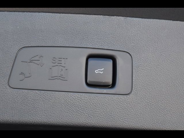 Vehicle image 7 of 20