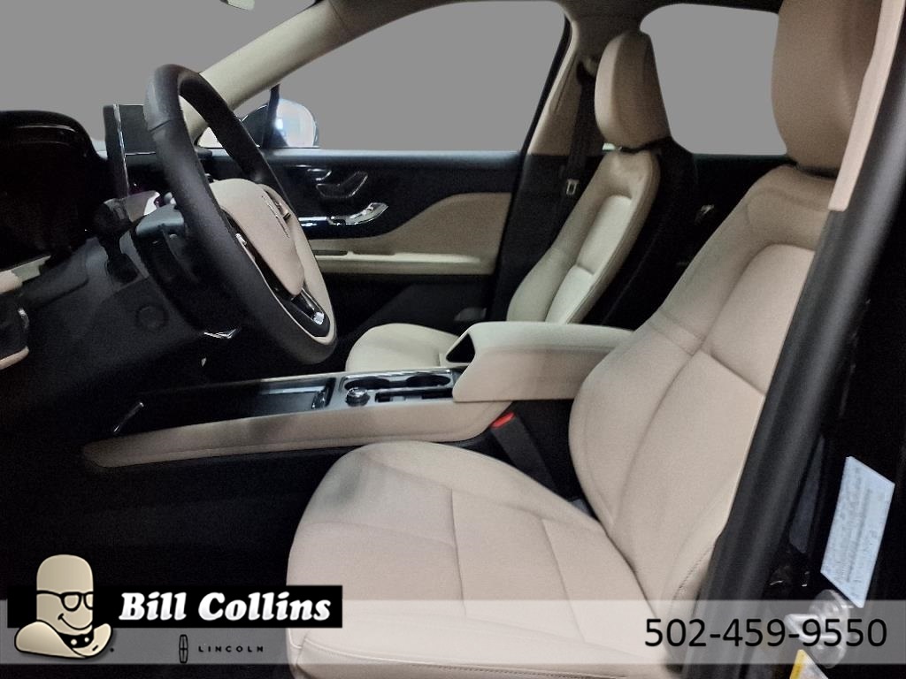 2025 Lincoln Corsair Reserve Image 8 of 27