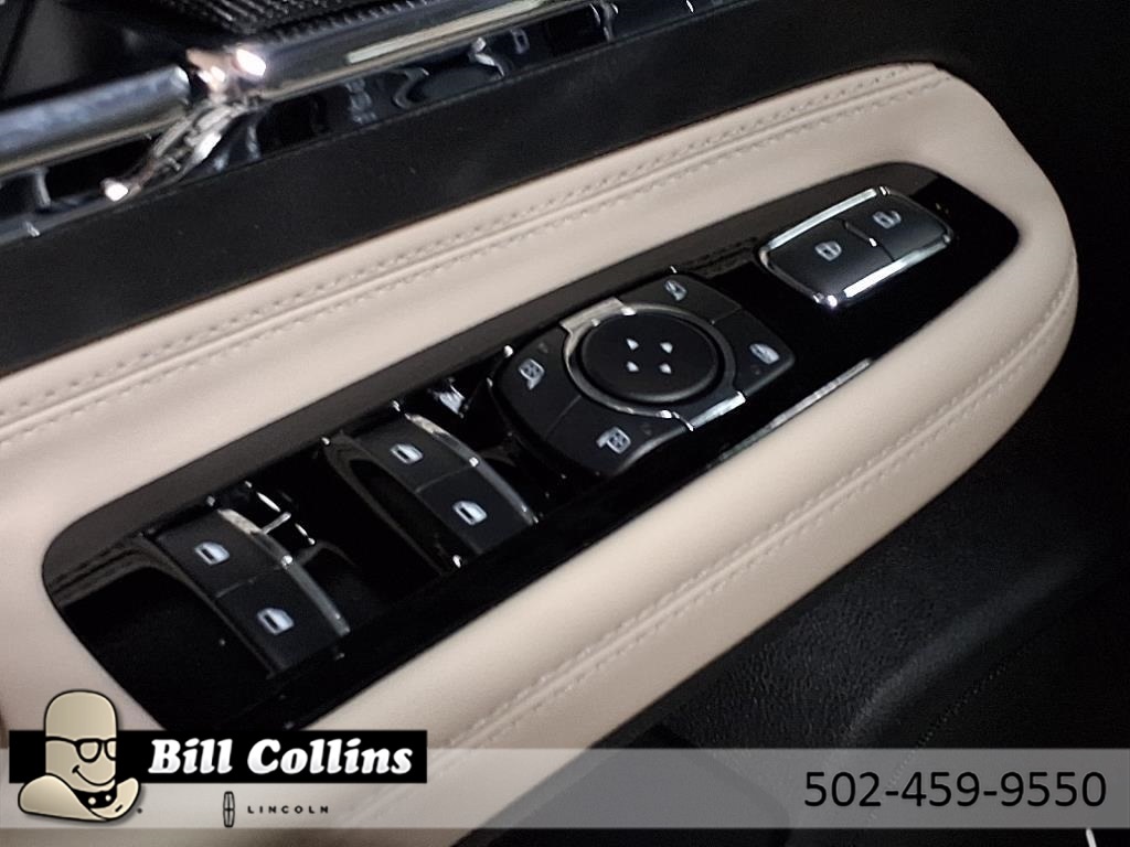 2025 Lincoln Corsair Reserve Image 15 of 27