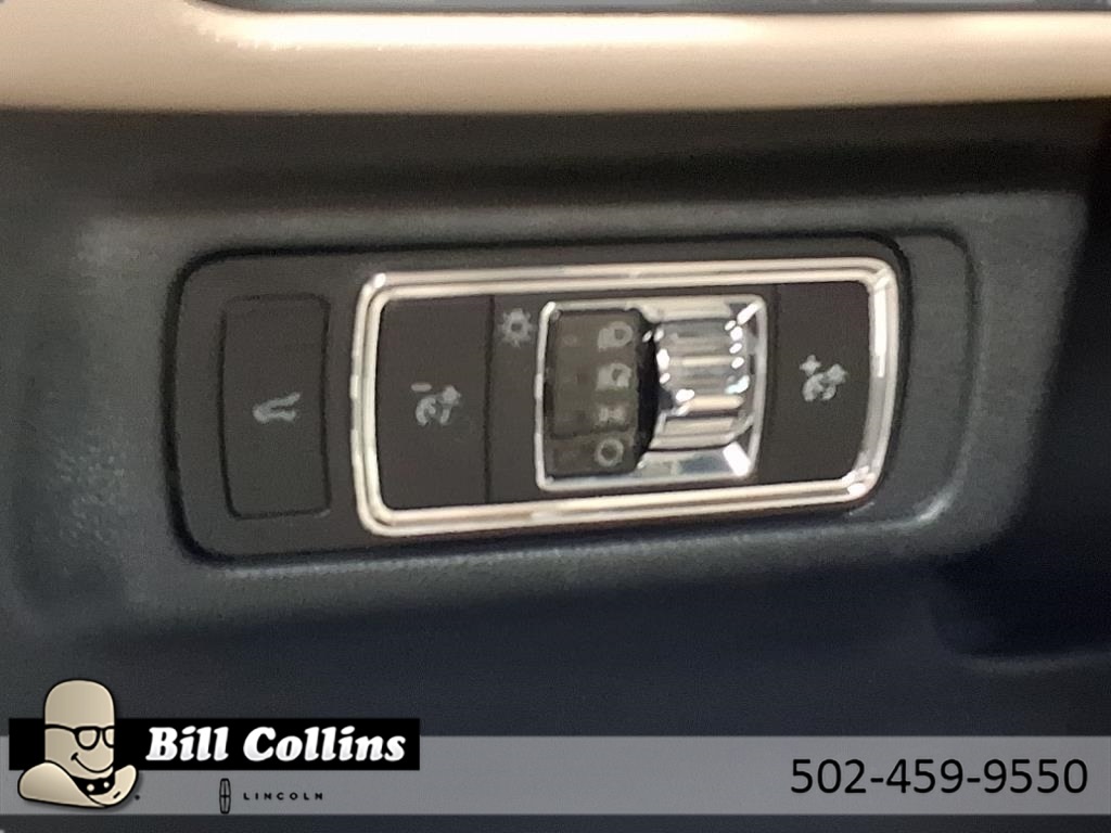 2025 Lincoln Corsair Reserve Image 16 of 27