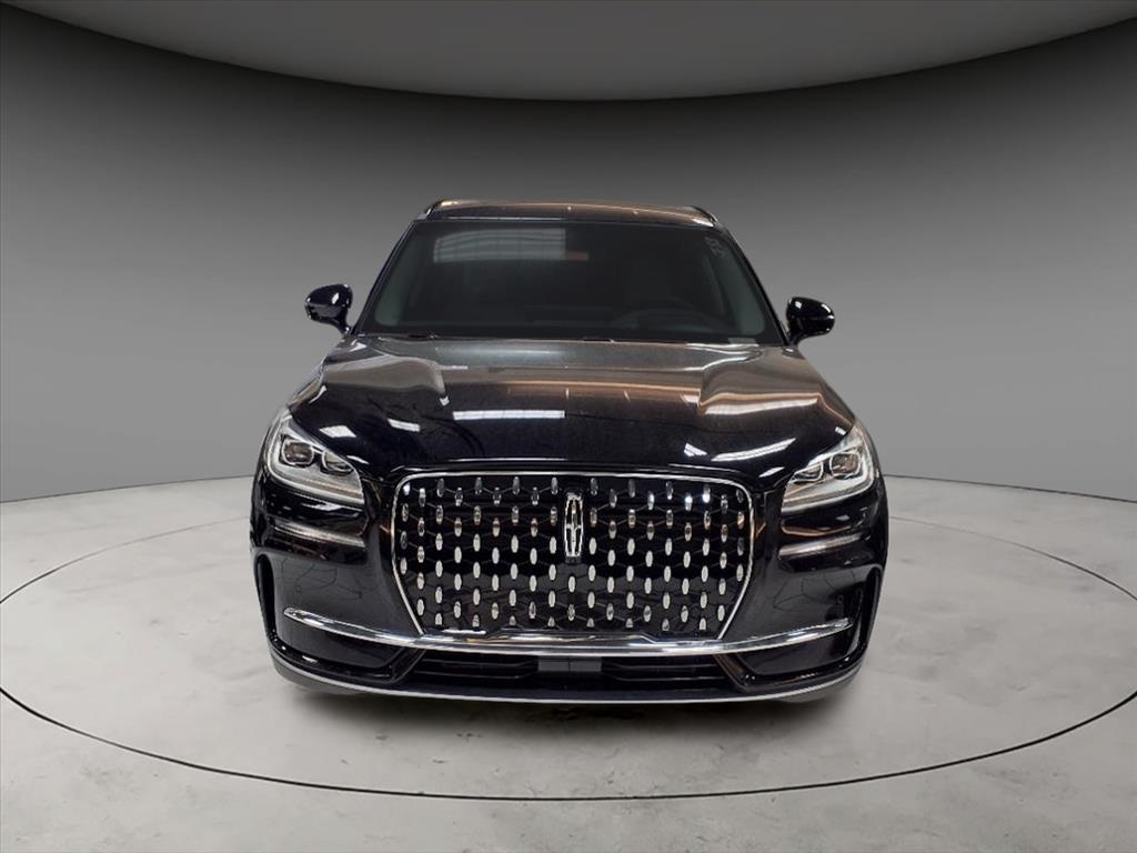 2025 Lincoln Corsair Reserve Image 2 of 27