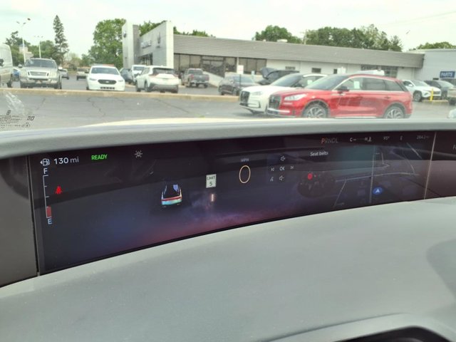 Vehicle image 15 of 32