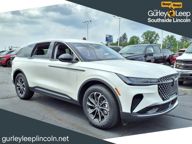 Vehicle image 3 of 32