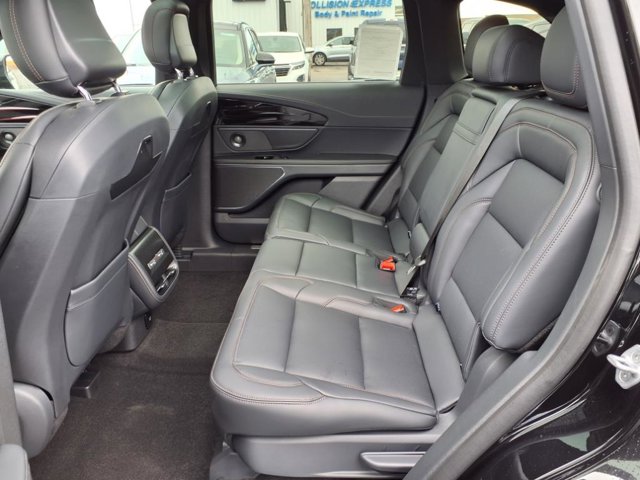 Vehicle image 10 of 27