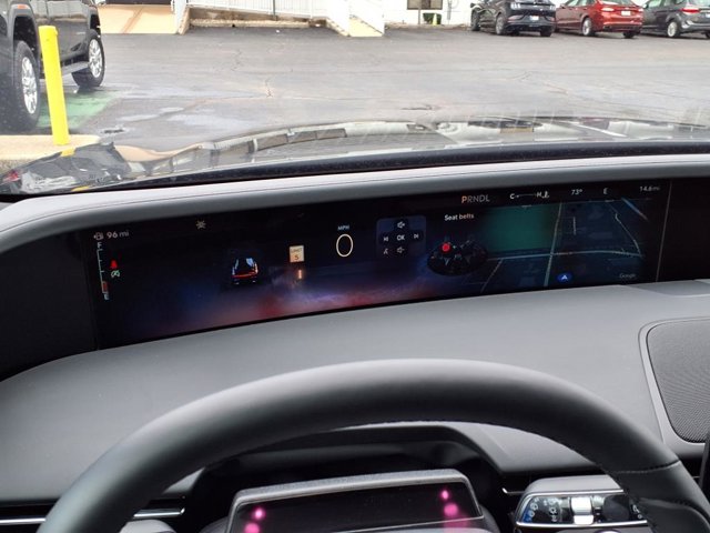 Vehicle image 16 of 27