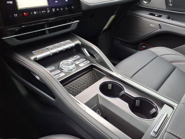 Vehicle image 22 of 27