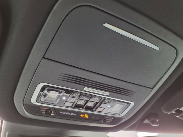 Vehicle image 23 of 27