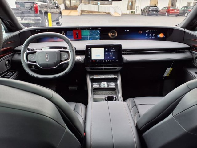 Vehicle image 8 of 27