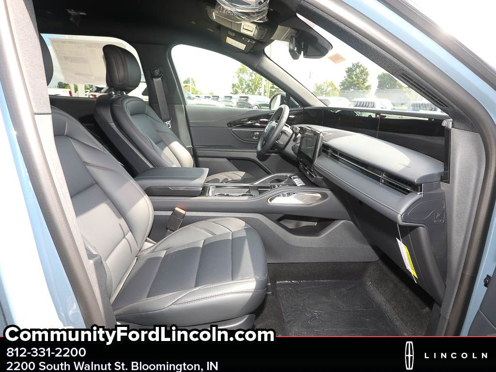 2025 Lincoln Nautilus Premiere Image 14 of 21