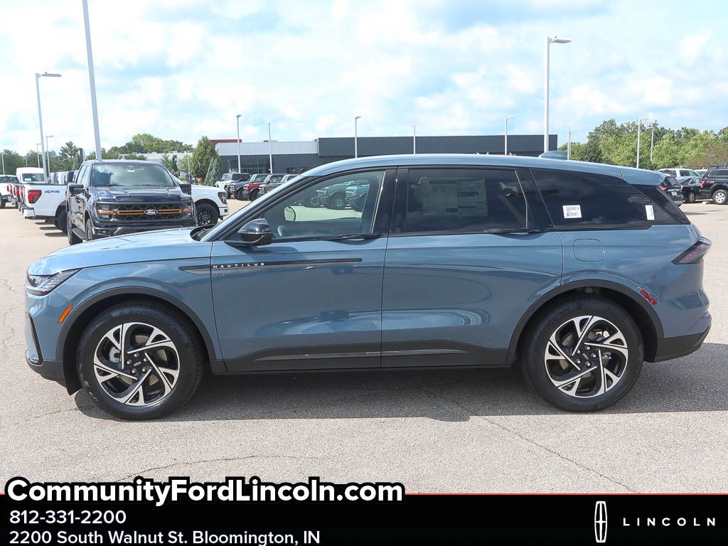 2025 Lincoln Nautilus Premiere Image 8 of 21