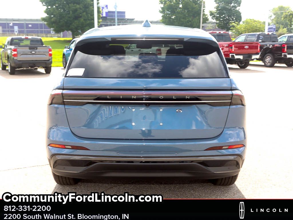 2025 Lincoln Nautilus Premiere Image 6 of 21