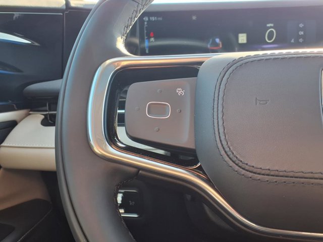 Vehicle image 19 of 26