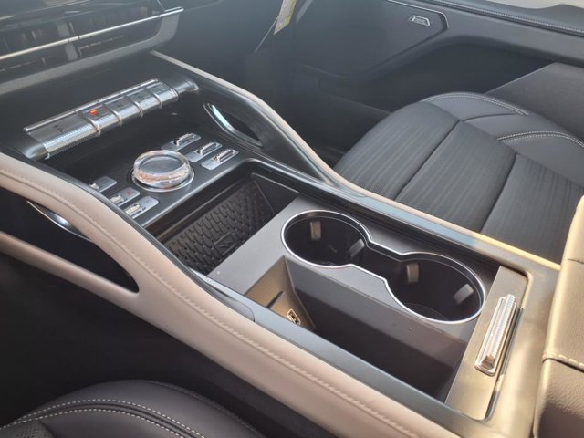 Vehicle image 15 of 26