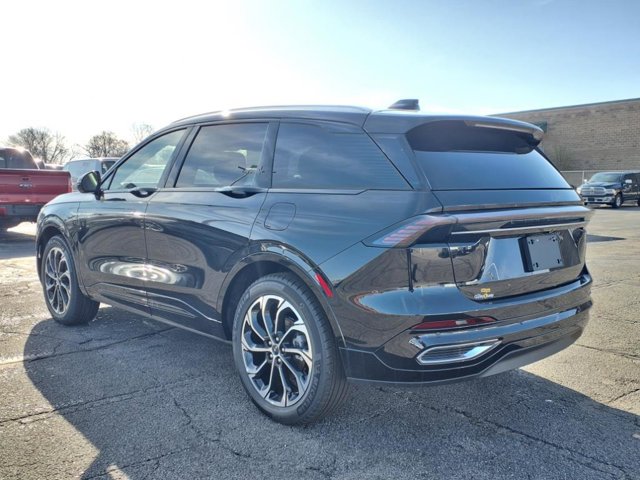 Vehicle image 5 of 26