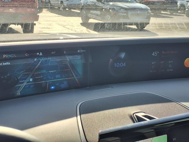 Vehicle image 20 of 26