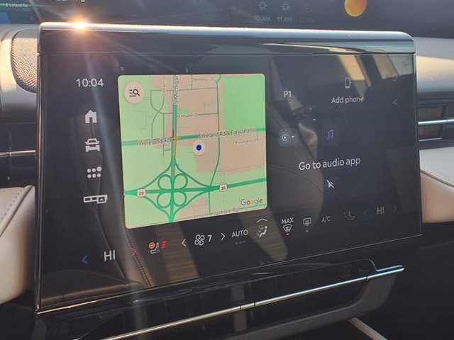 Vehicle image 13 of 26