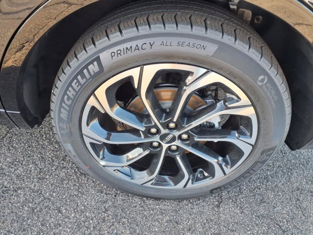 Vehicle image 6 of 26