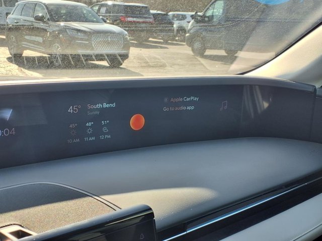 Vehicle image 18 of 26