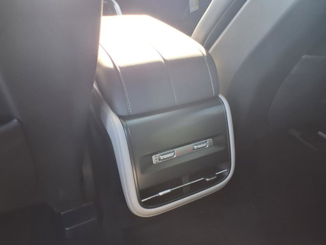 Vehicle image 22 of 26