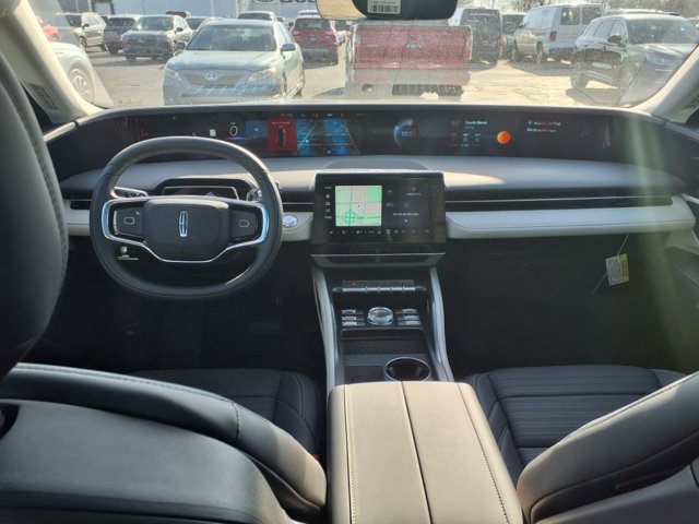 Vehicle image 11 of 26