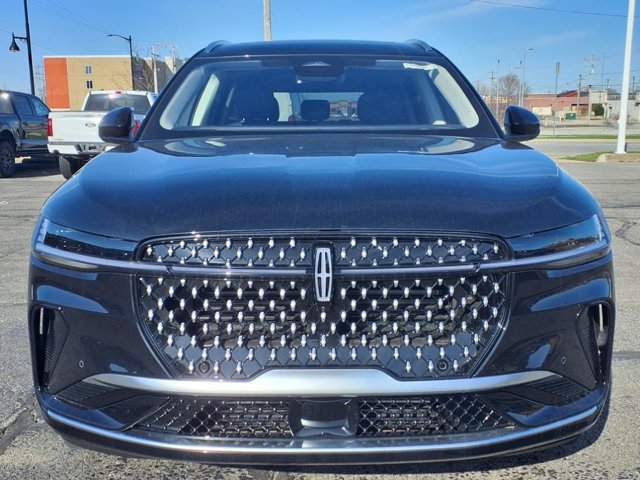 Vehicle image 2 of 26