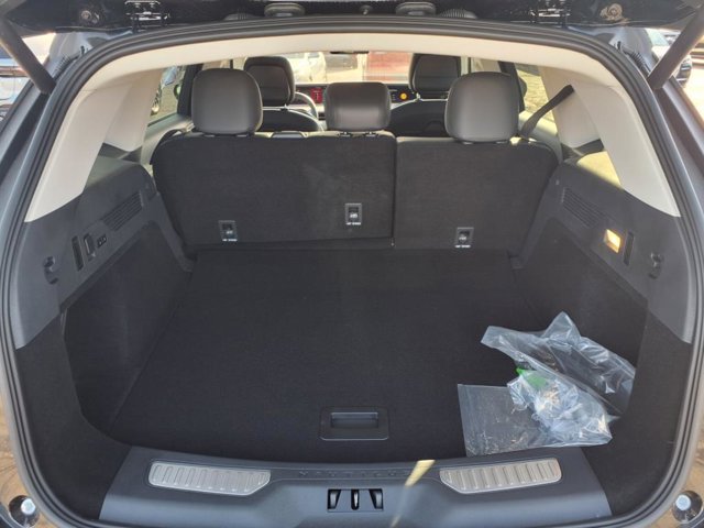 Vehicle image 7 of 26