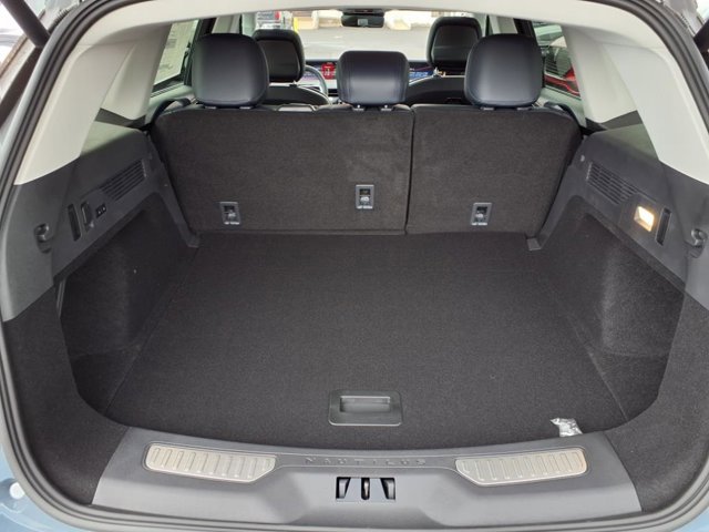 Vehicle image 12 of 26