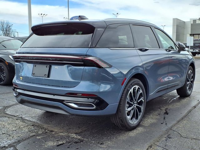 Vehicle image 4 of 26