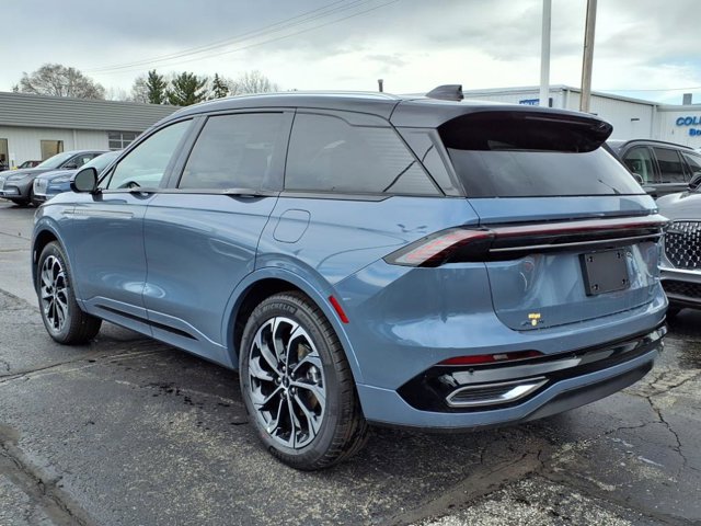 Vehicle image 5 of 26