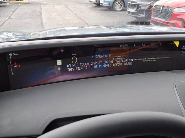 Vehicle image 16 of 26