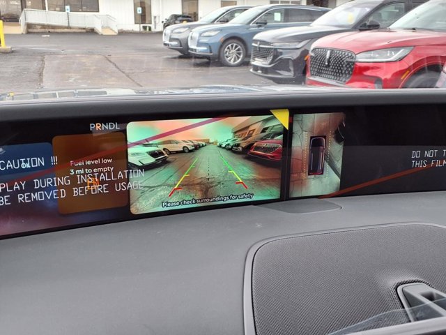 Vehicle image 18 of 26