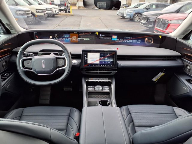 Vehicle image 8 of 26