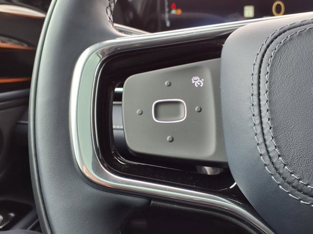 Vehicle image 24 of 26