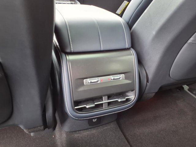 Vehicle image 9 of 26