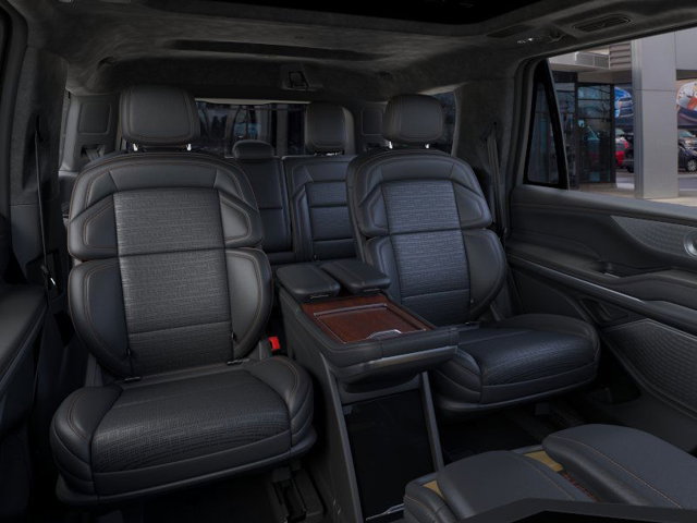 2025 Lincoln Navigator Black Label Image 13 of 23