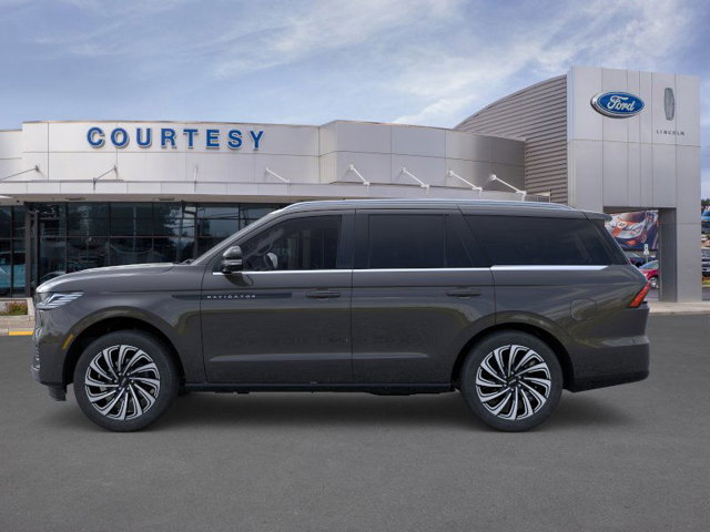 2025 Lincoln Navigator Black Label Image 8 of 23