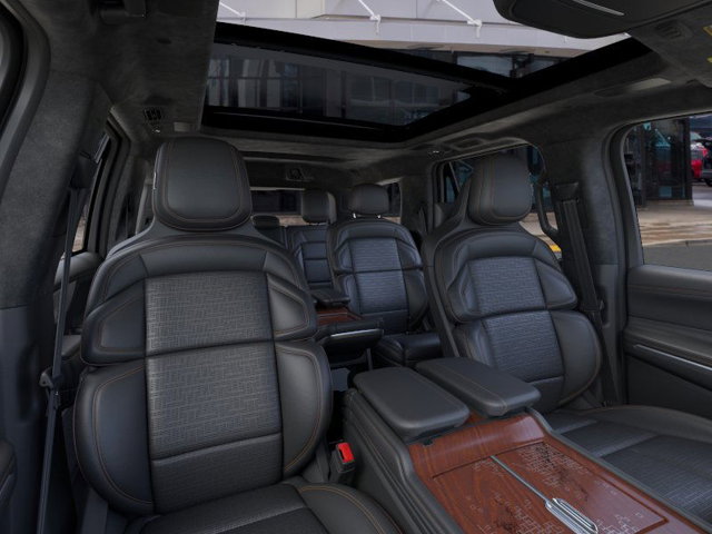 2025 Lincoln Navigator Black Label Image 11 of 23