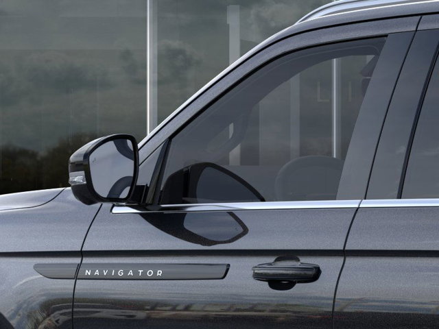 2025 Lincoln Navigator Black Label Image 20 of 23