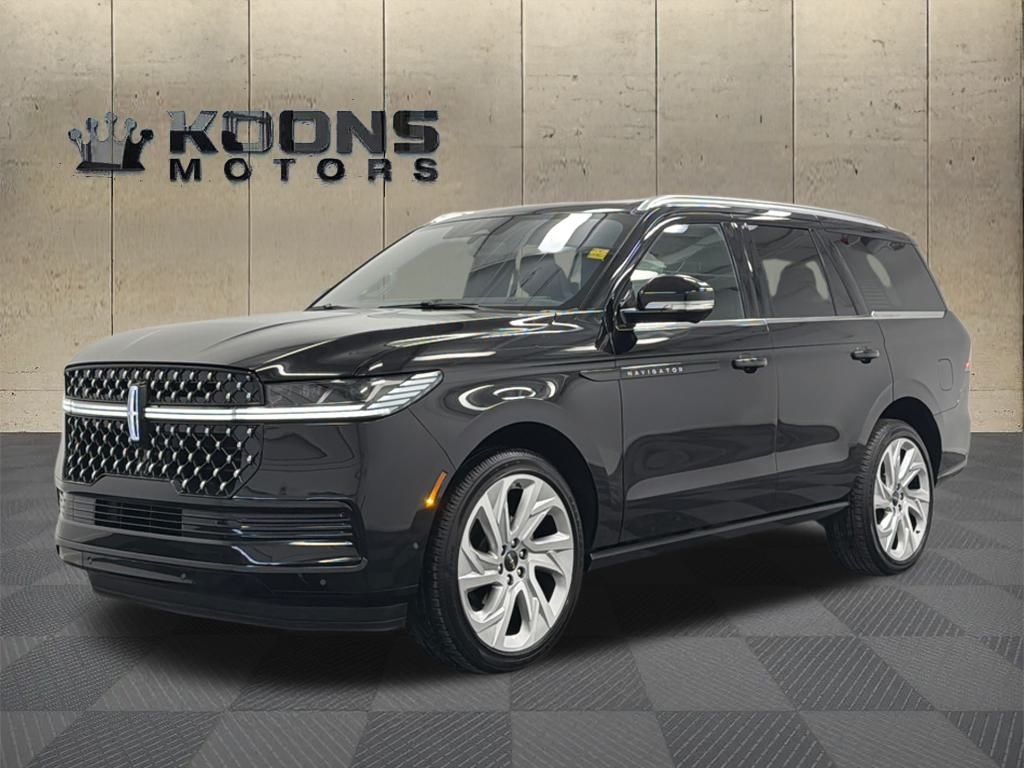 2025 Lincoln Navigator Black Label Image 1 of 44
