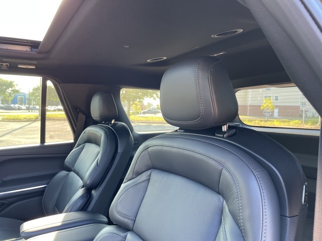 2025 Lincoln Navigator Reserve Image 19 of 54