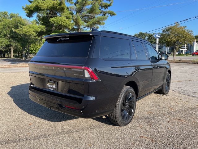 2025 Lincoln Navigator Reserve Image 5 of 54