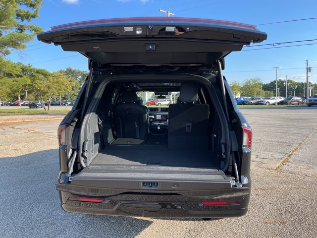 2025 Lincoln Navigator Reserve Image 14 of 54