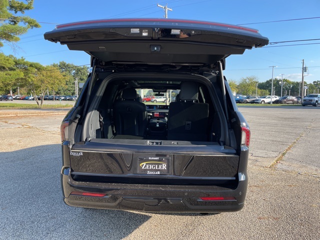 2025 Lincoln Navigator Reserve Image 12 of 54