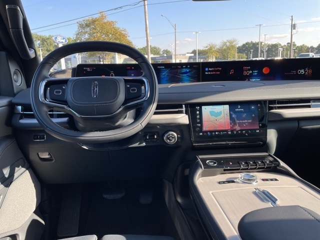 2025 Lincoln Navigator Reserve Image 24 of 54