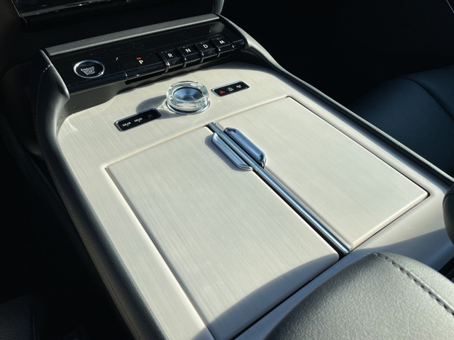 2025 Lincoln Navigator Reserve Image 38 of 54