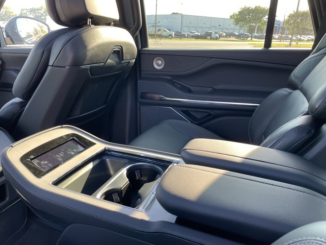 2025 Lincoln Navigator Reserve Image 40 of 54