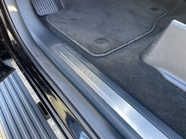 2025 Lincoln Navigator Reserve Image 11 of 54