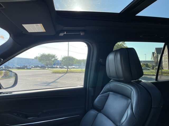 2025 Lincoln Navigator Reserve Image 21 of 54