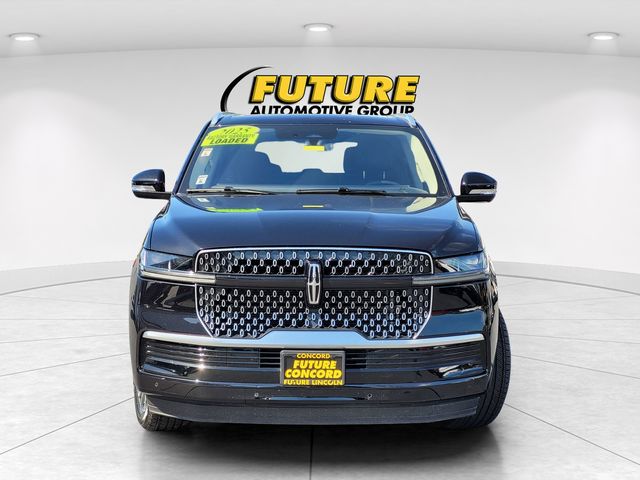 2025 Lincoln Navigator Reserve Image 3 of 27
