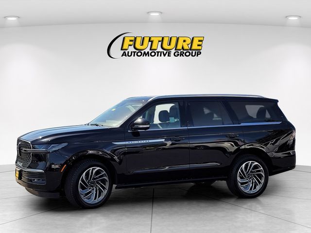 2025 Lincoln Navigator Reserve Image 2 of 27